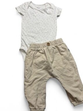Gerber White Onesie with Light Tan Dots & Tan Baby Pants